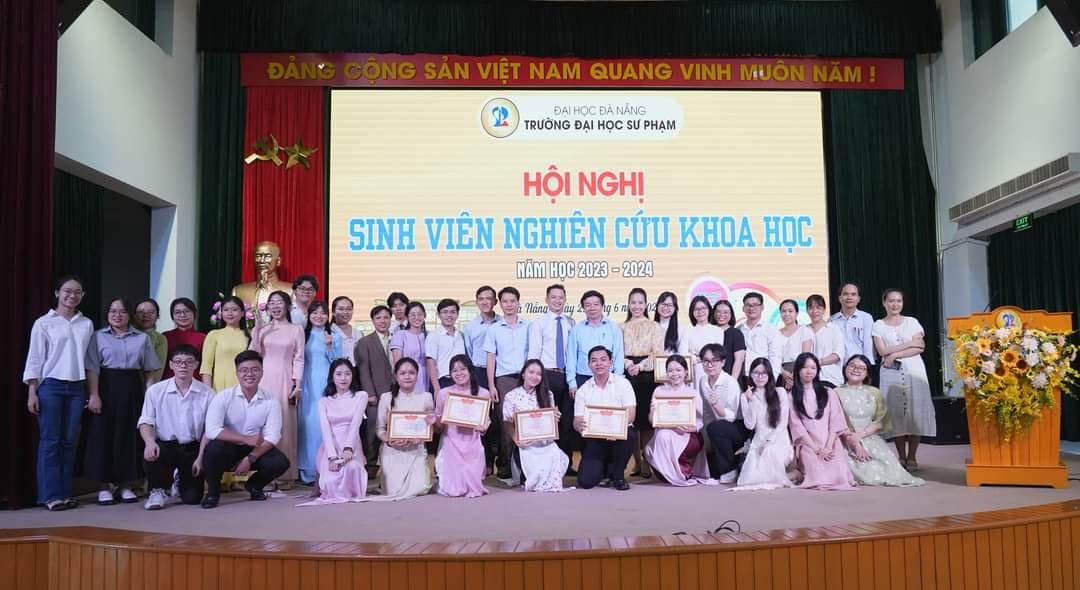 Sinh viên Khoa Lịch sử, Trường Đại học Sư phạm - Đại học Đà Nẵng đạt giải Nhất Hội nghị Sinh viên nghiên cứu khoa học năm học 2023-2024