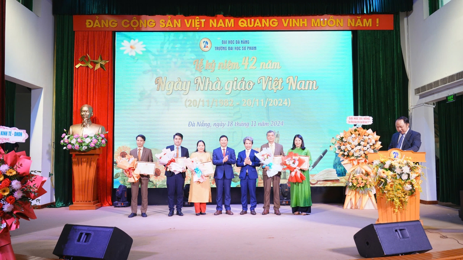 Khoa Lịch sử là 1 trong 5 tập thể đã hoàn thành xuất sắc nhiệm vụ hai năm liên tục (từ 2021-2022 đến 2022-2023)